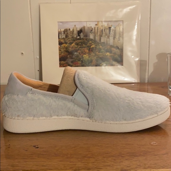 UGG’s Women RICCI Shoes - Picture 3 of 4